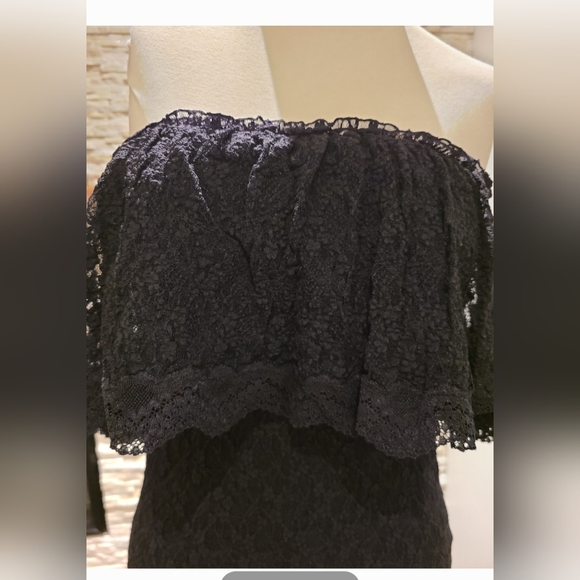 MODA International Lace dress - Picture 2 of 6